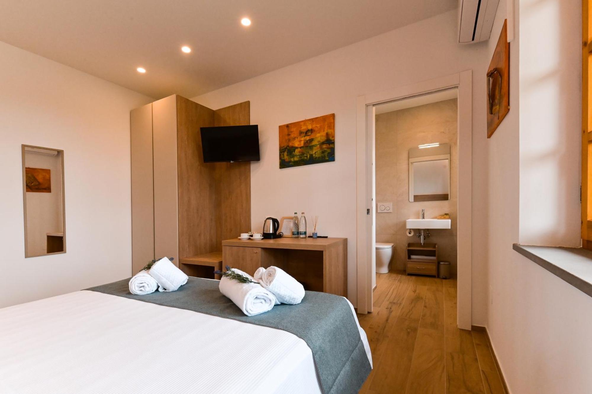 Villa Lucilla - B&B Rooms And Pool Potenza Picena Exterior photo