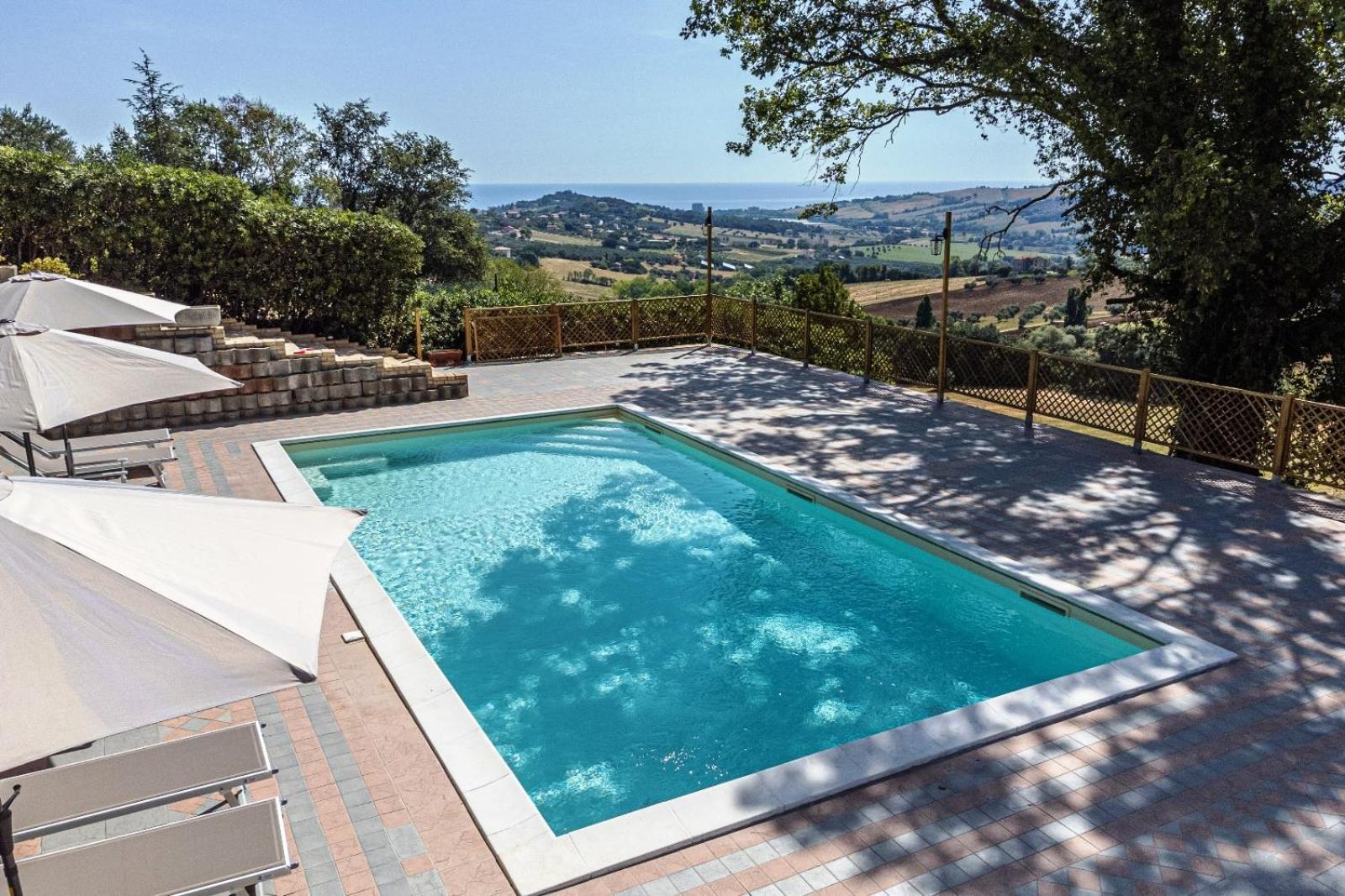Villa Lucilla - B&B Rooms And Pool Potenza Picena Exterior photo
